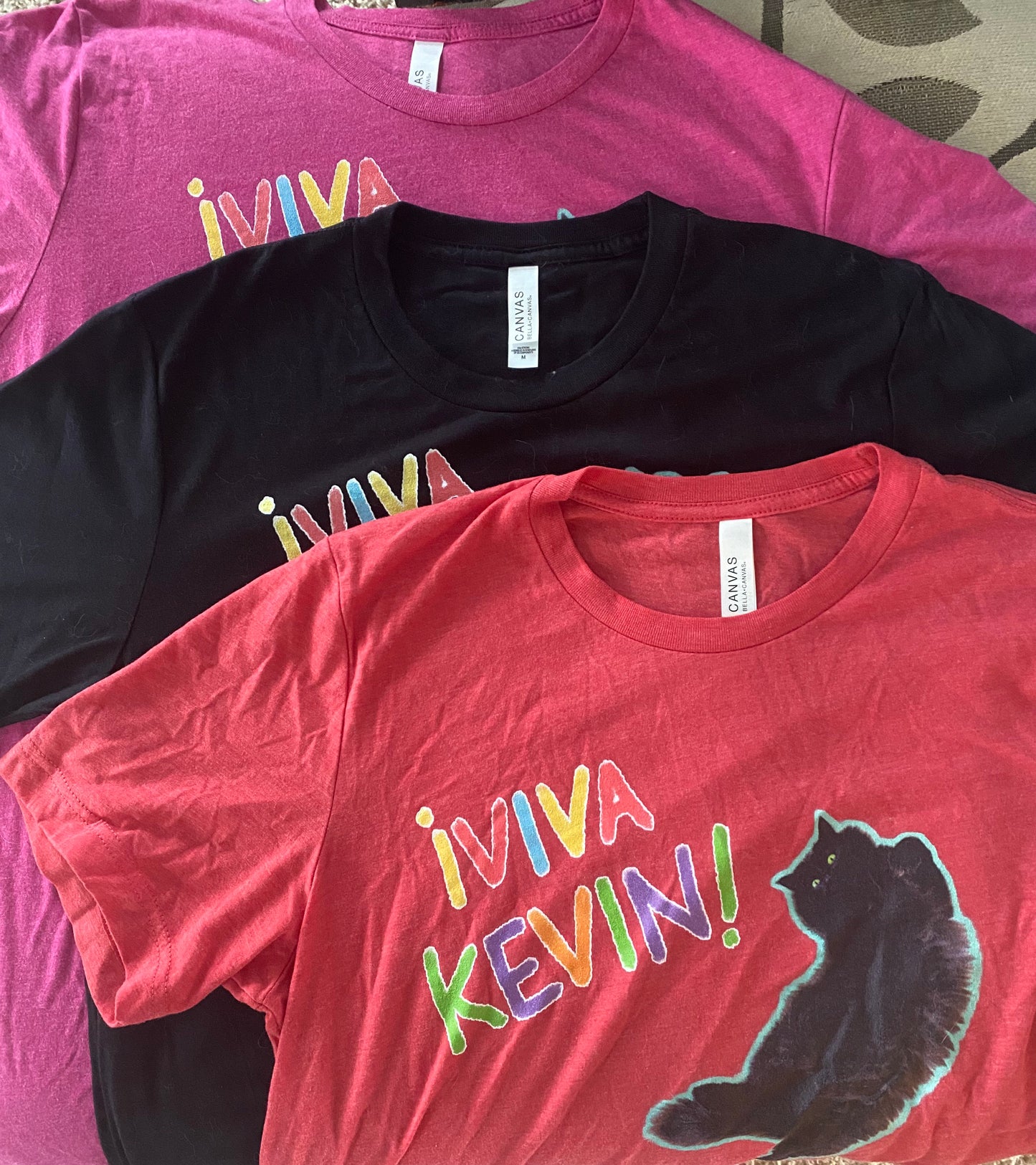 ¡VIVA KEVIN! Cat Tee